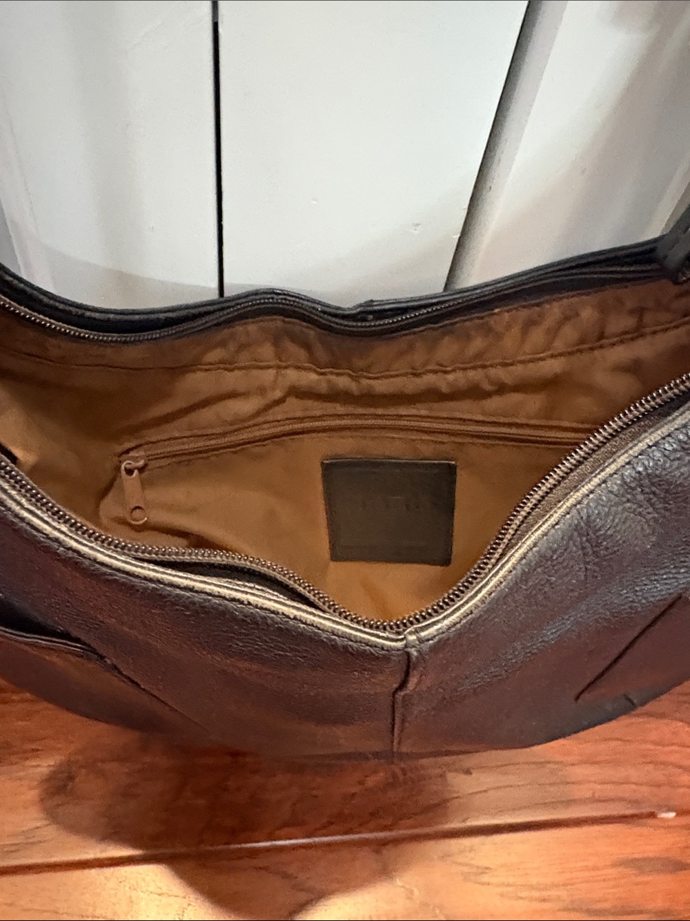 Classic Black international Leather Hobo Shoulder Bag - Picture 3 of 4